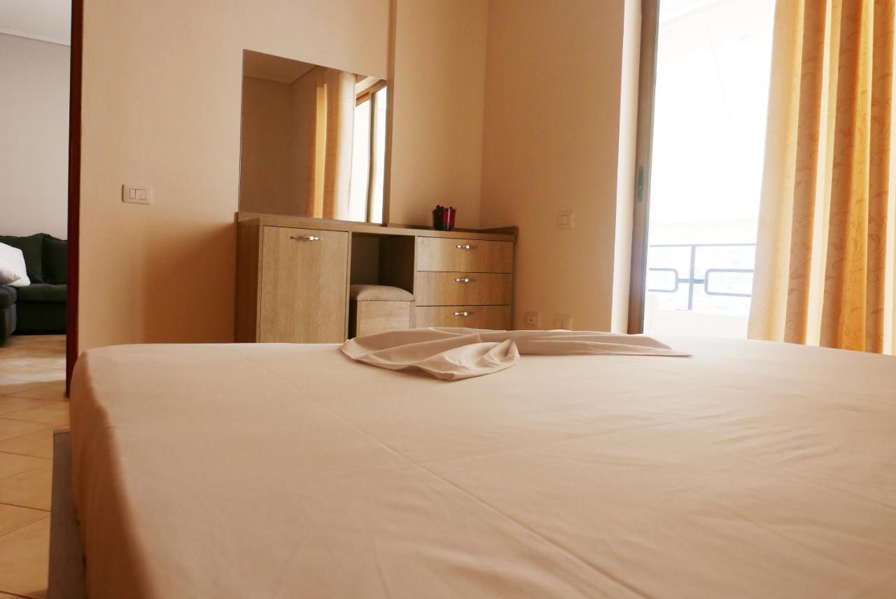Appartamento Victoria'S Sea-Cret Sarandë Esterno foto