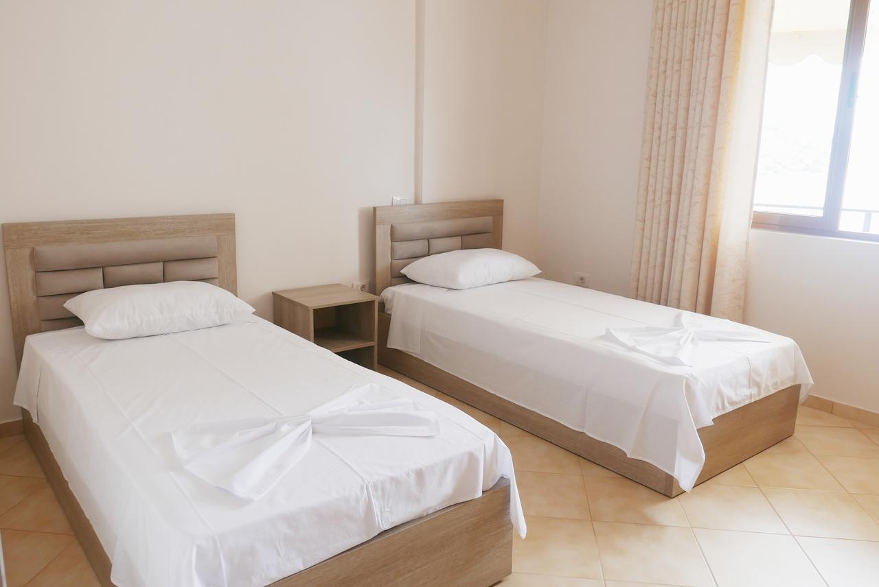Appartamento Victoria'S Sea-Cret Sarandë Esterno foto